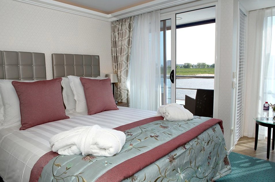 AmaWaterways River Cruises - AmaReina - BA BB 1.jpg